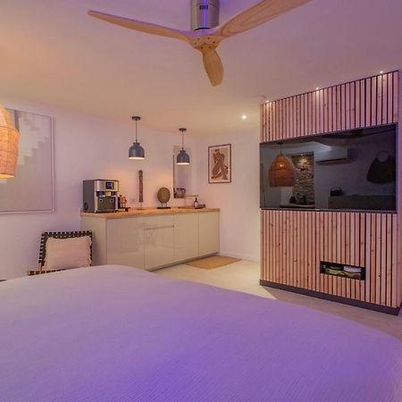 Les Bains D'Eros Hotel Cuers Kültér fotó
