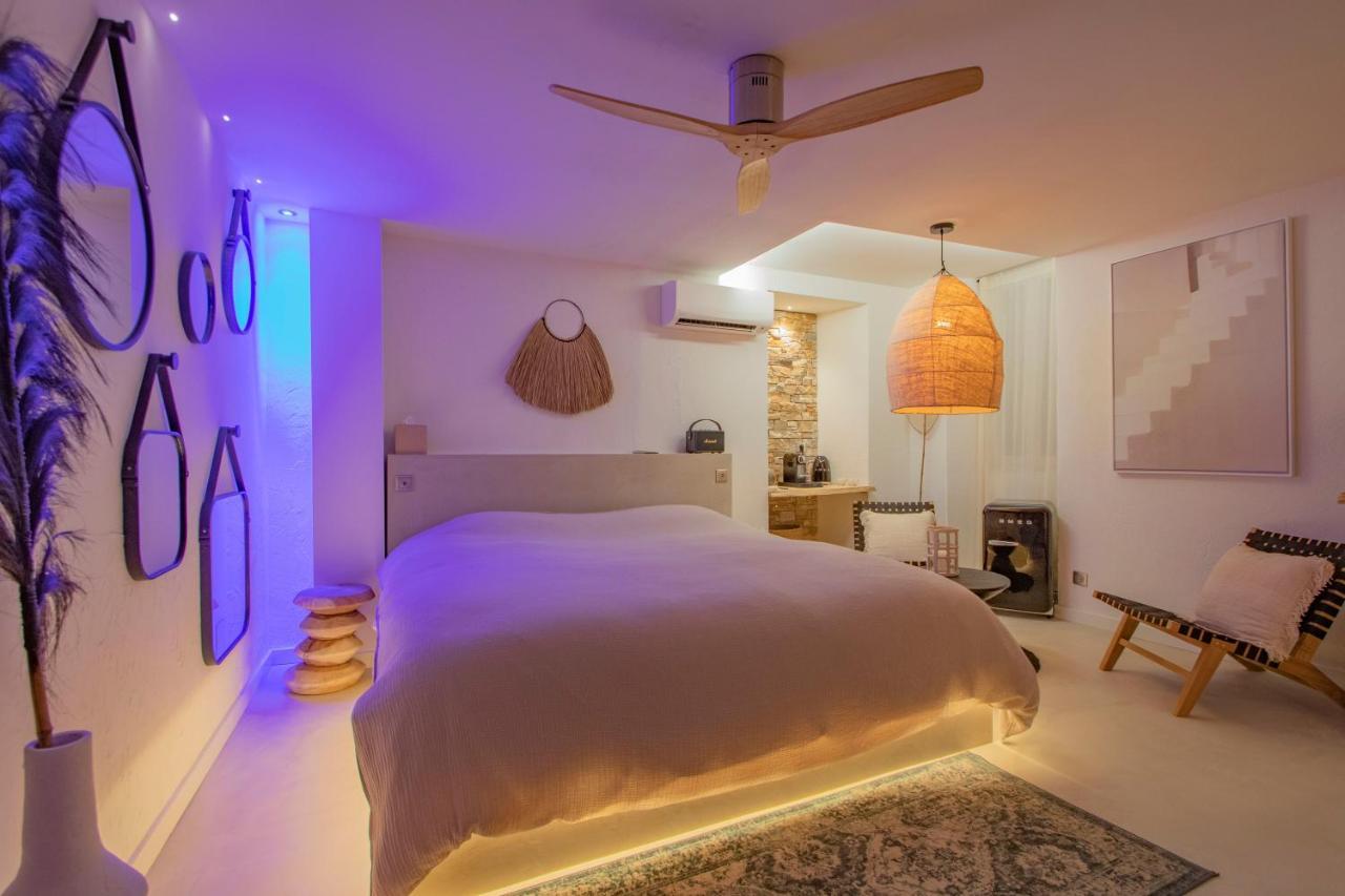 Les Bains D'Eros Hotel Cuers Kültér fotó