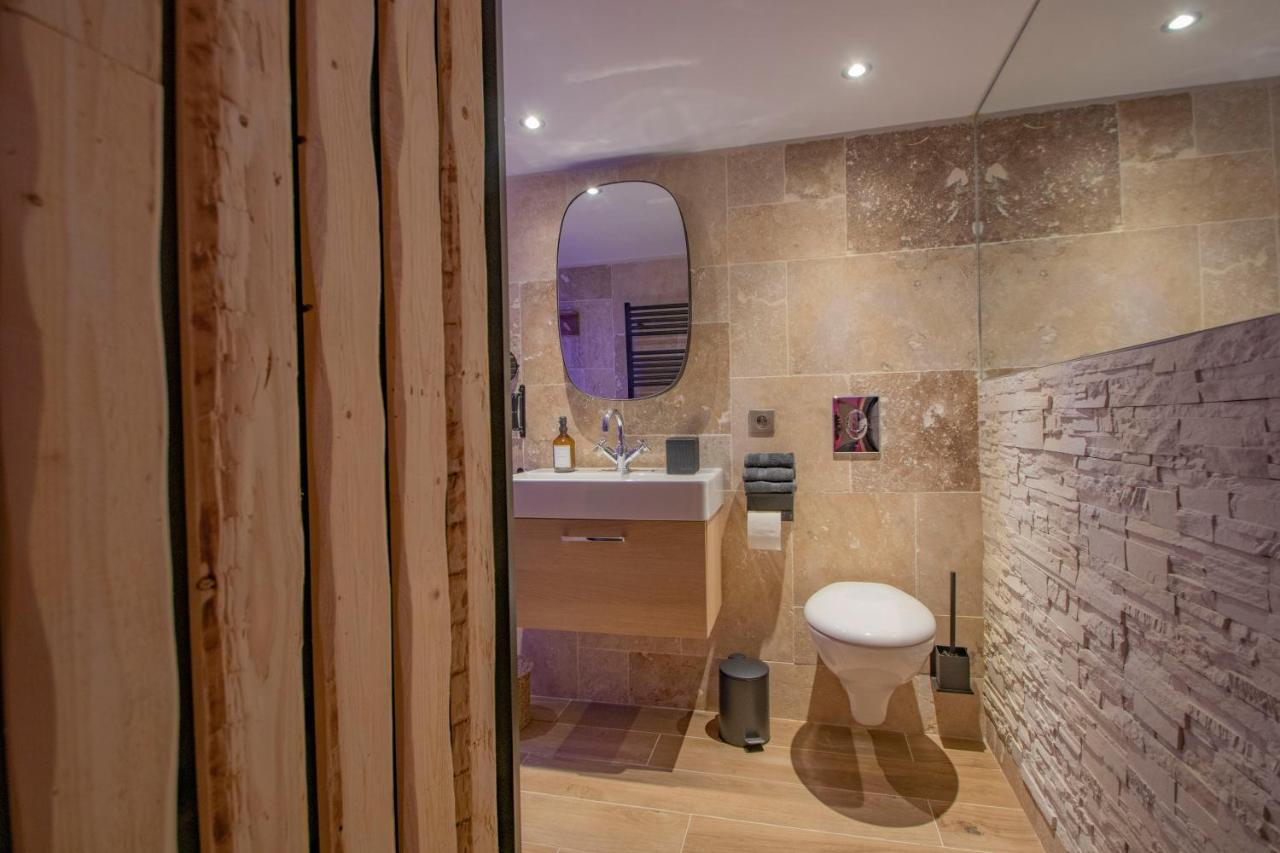 Les Bains D'Eros Hotel Cuers Kültér fotó