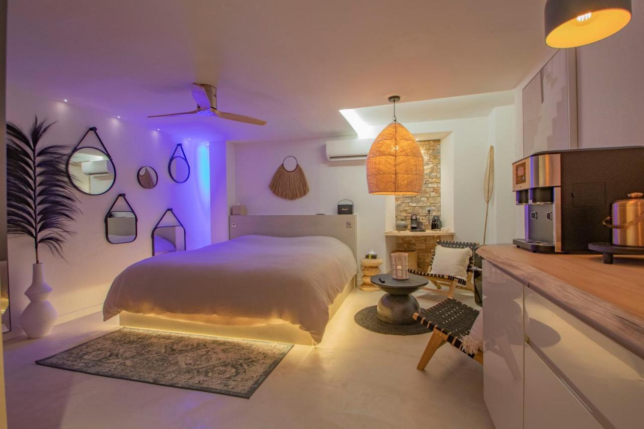 Les Bains D'Eros Hotel Cuers Kültér fotó